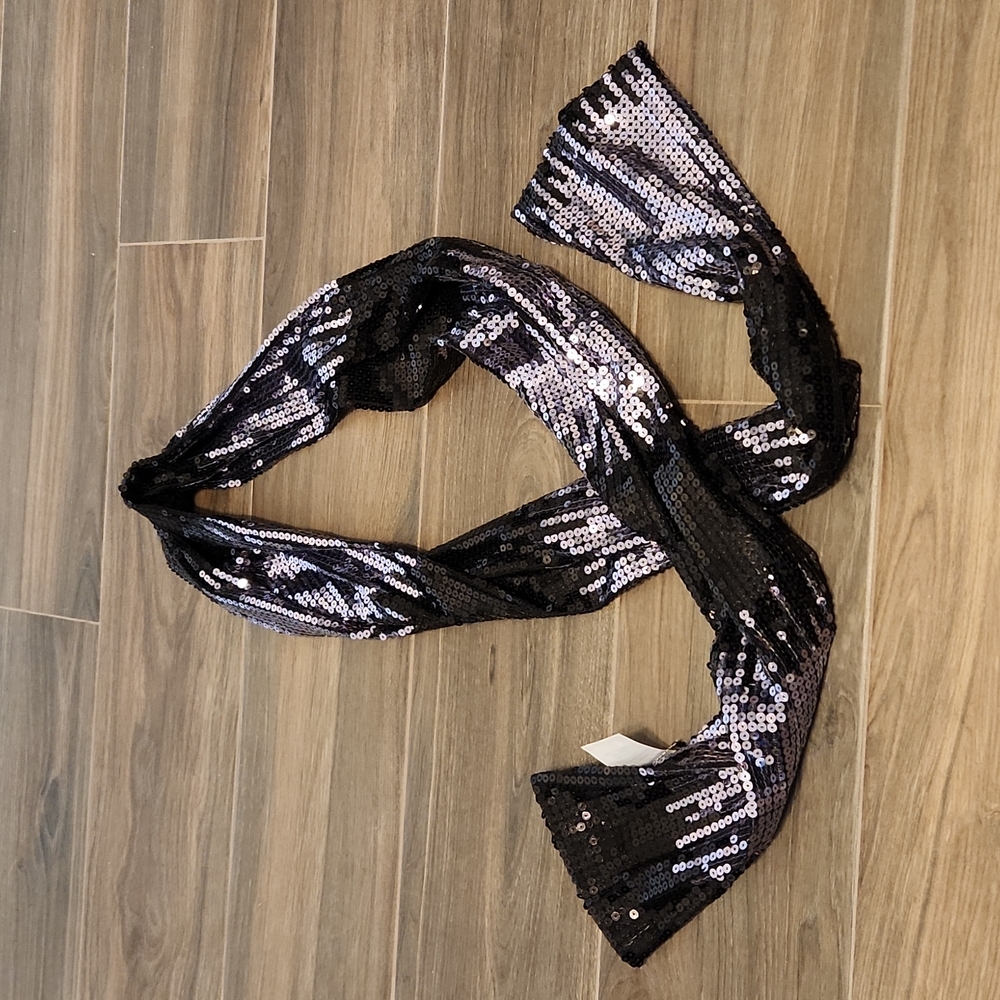 Joan Rivers Black & silver sequins scarf